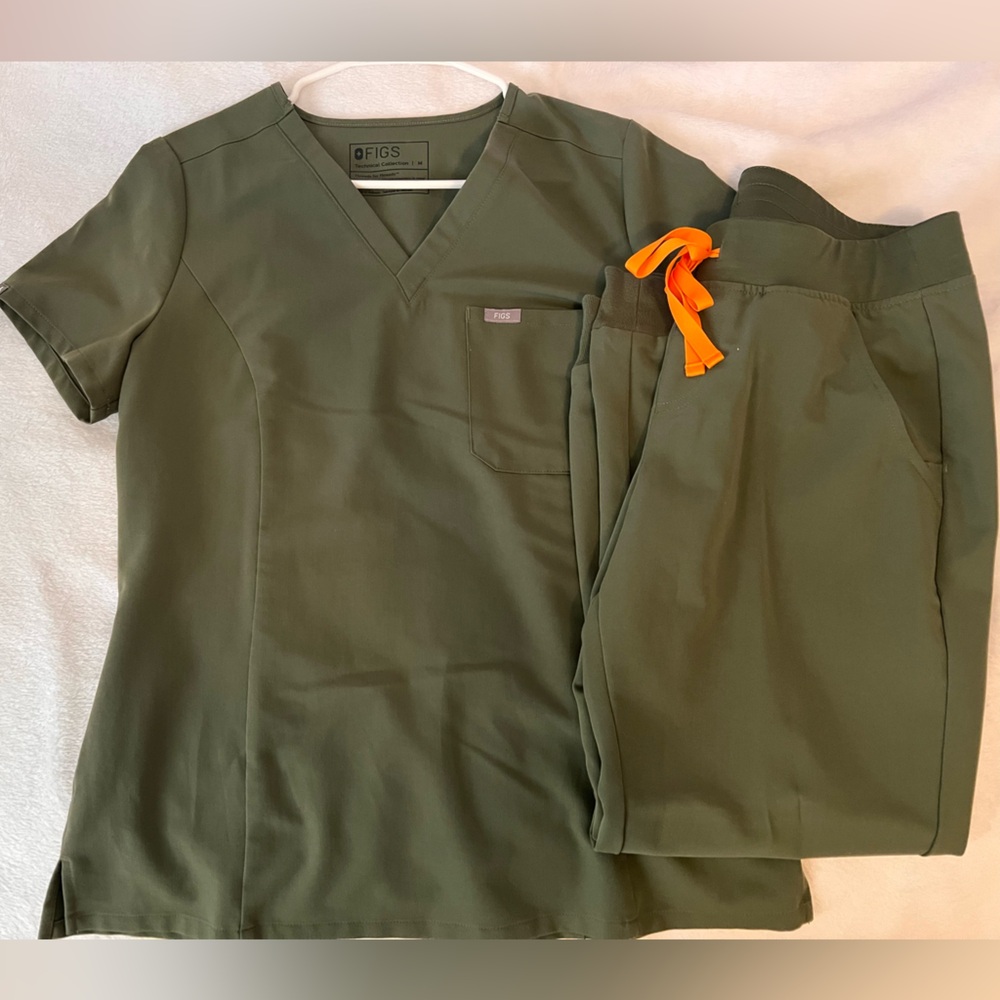 Figs Moss scrubs set